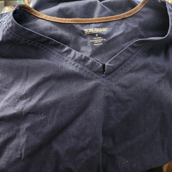 Plus size Scrub lot (8) - Picture 10 of 13